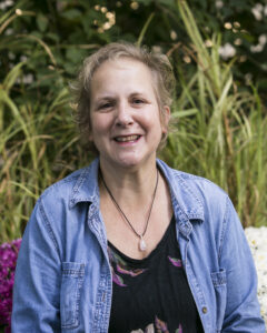 Headshot of Suellen
