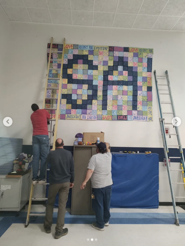 Installation of the community quilt